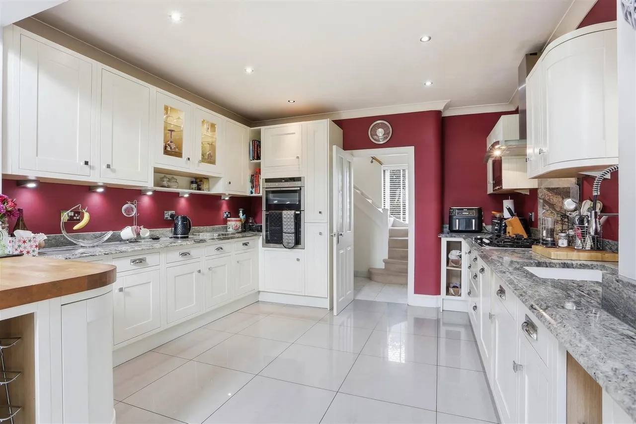 Northey Avenue, South Cheam, Surrey, SM2 7HR, photo 6