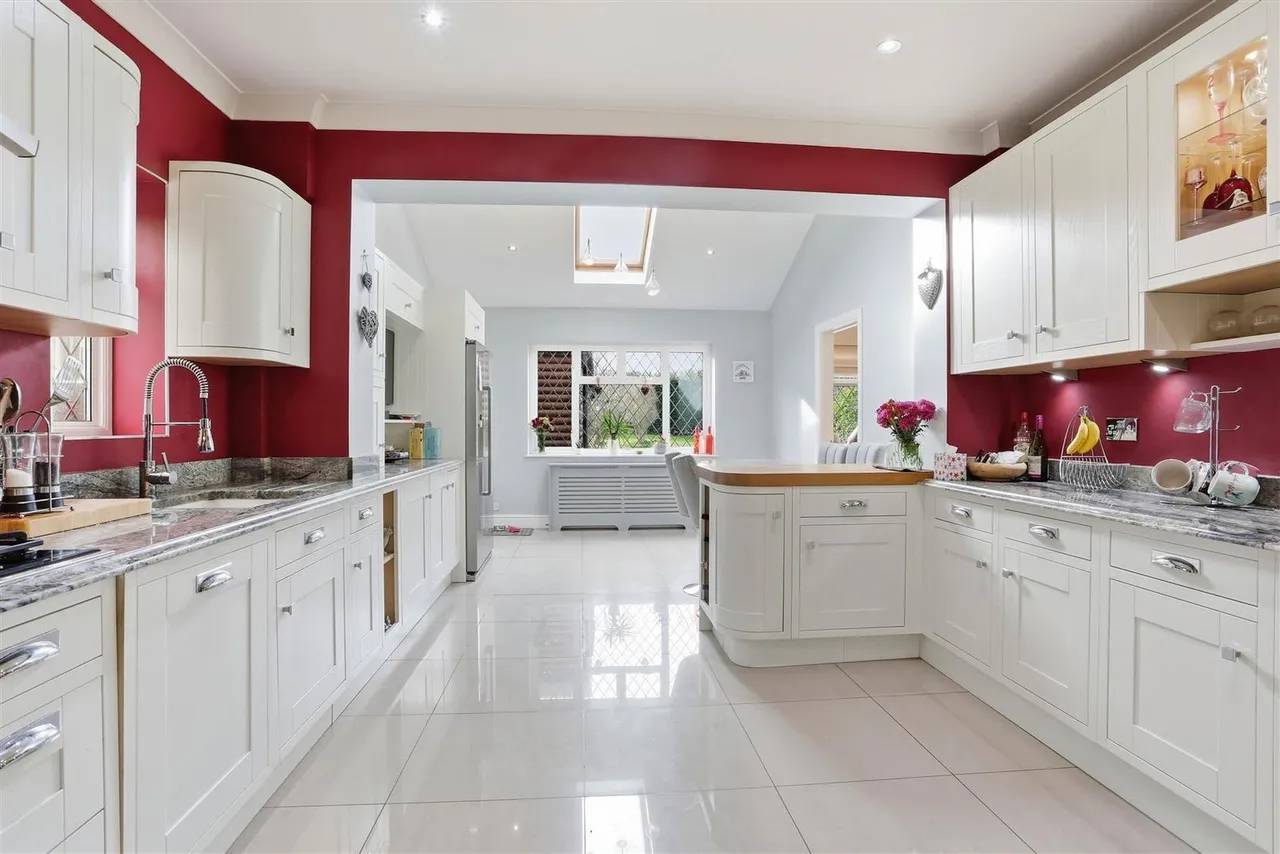 Northey Avenue, South Cheam, Surrey, SM2 7HR, photo 7