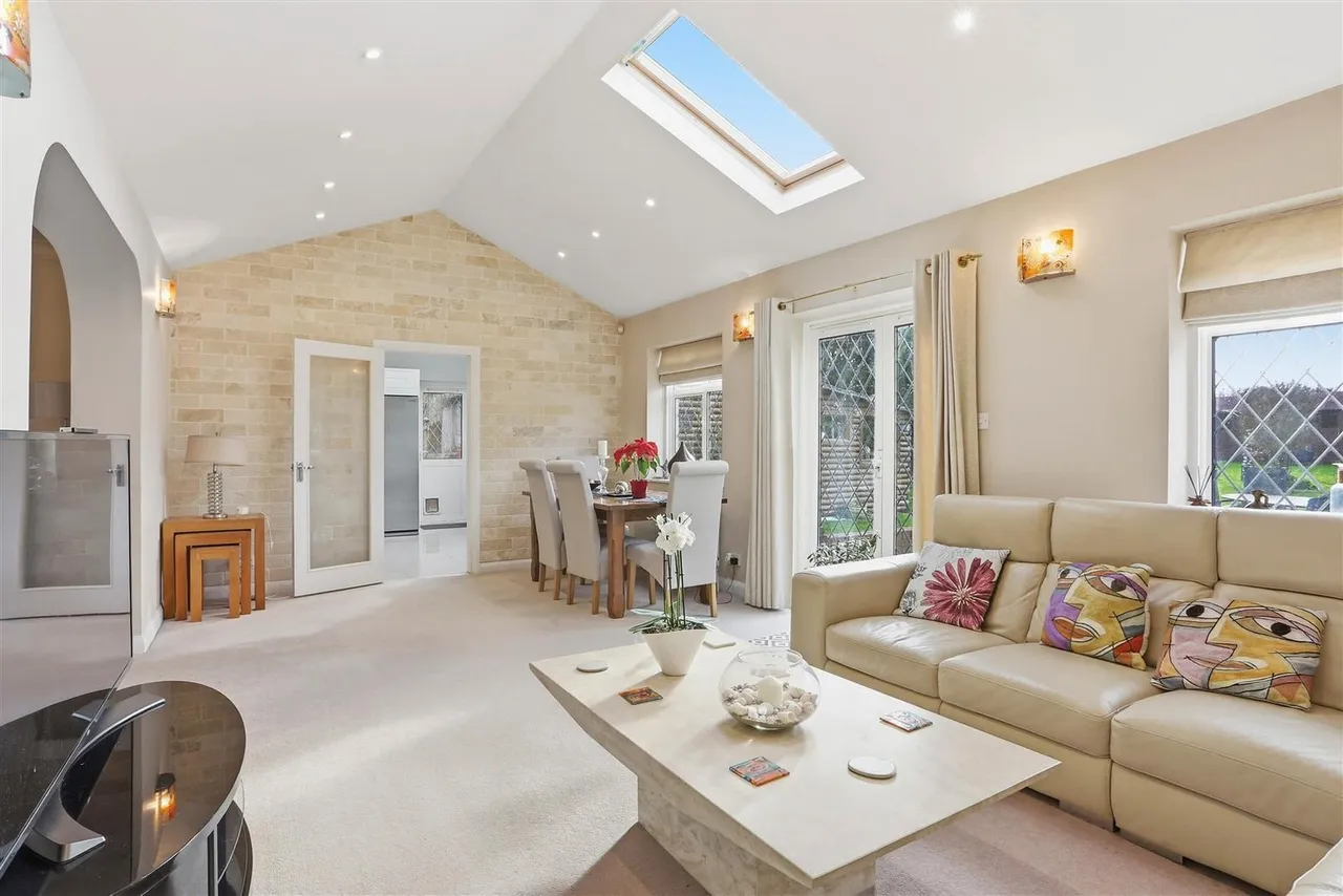 Northey Avenue, South Cheam, Surrey, SM2 7HR, photo 12