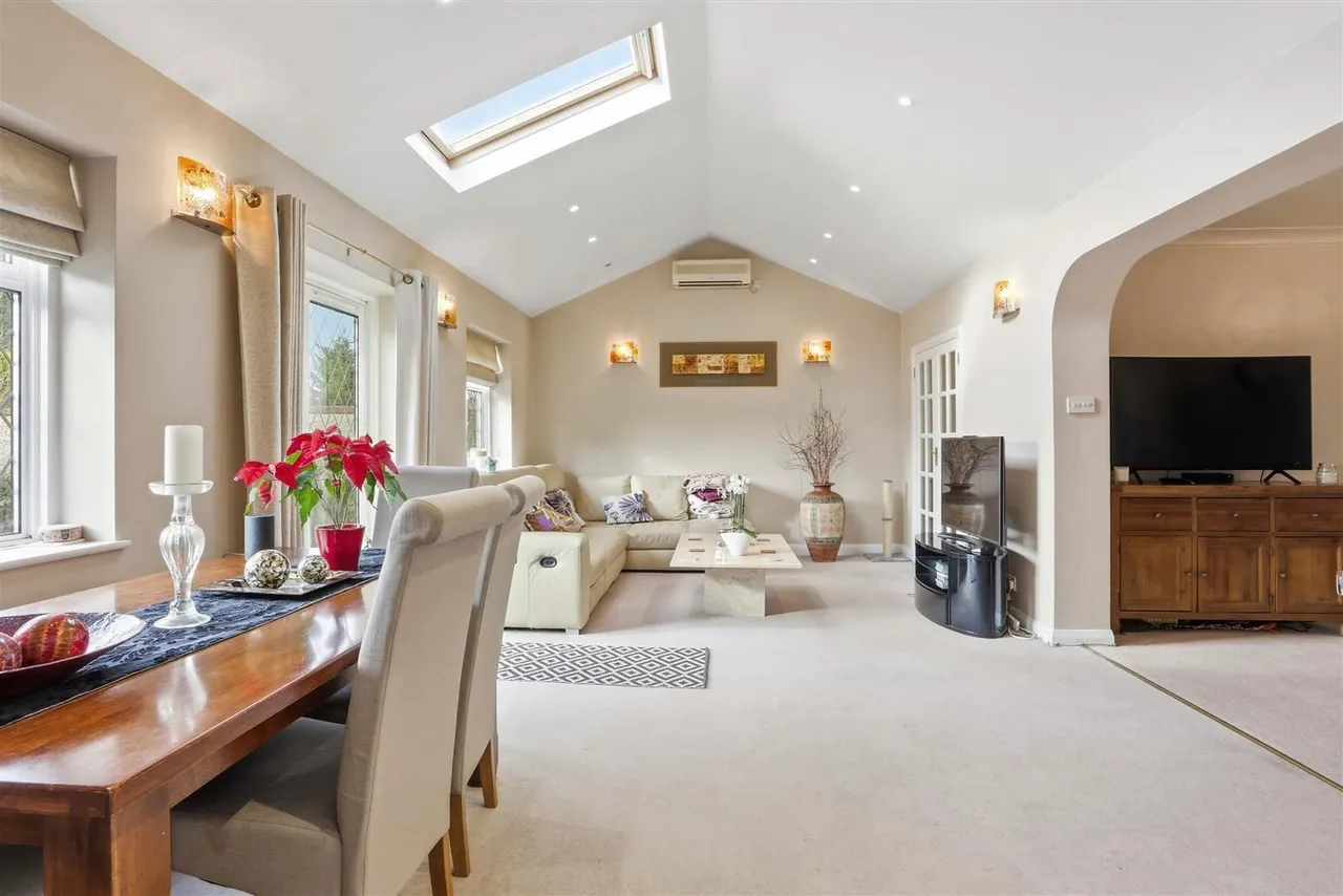 Northey Avenue, South Cheam, Surrey, SM2 7HR, photo 3