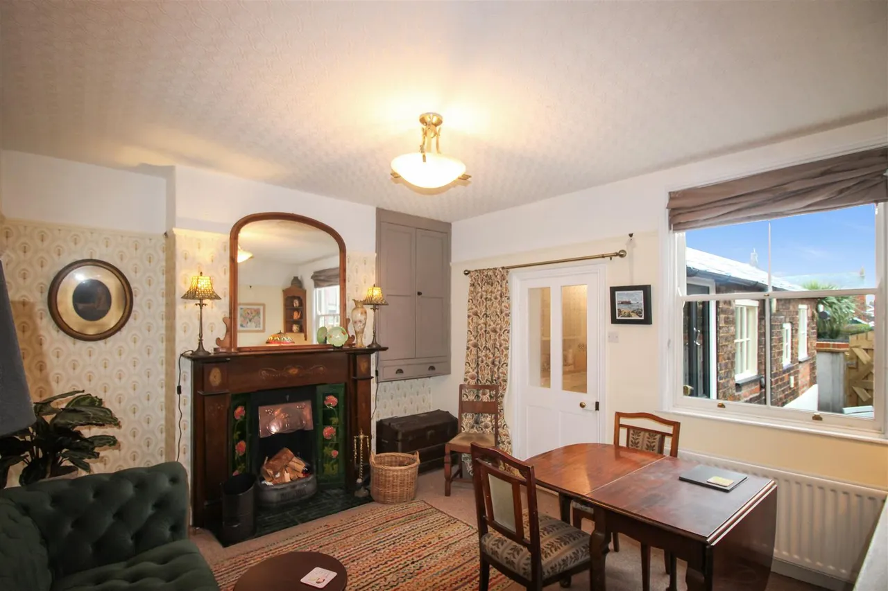 2 bed house for sale — South Parade, Northallerton, North Yorkshire, DL7 8SL