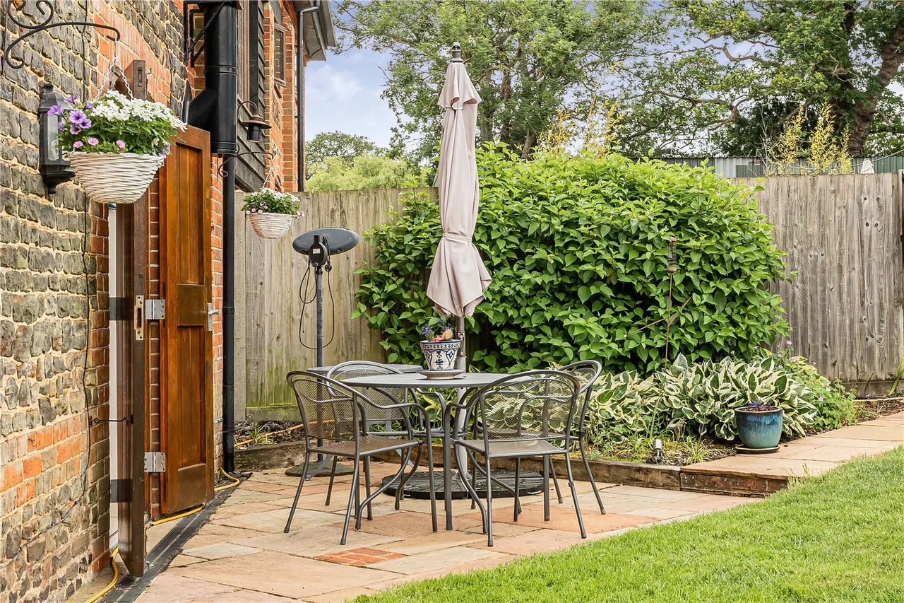 Manor Farm Mews, Dockenfield, GU10, photo 12