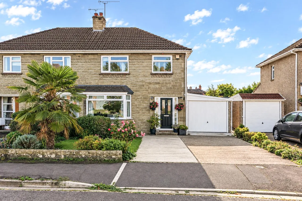 3 bed house for sale, Esmead, Chippenham, SN15