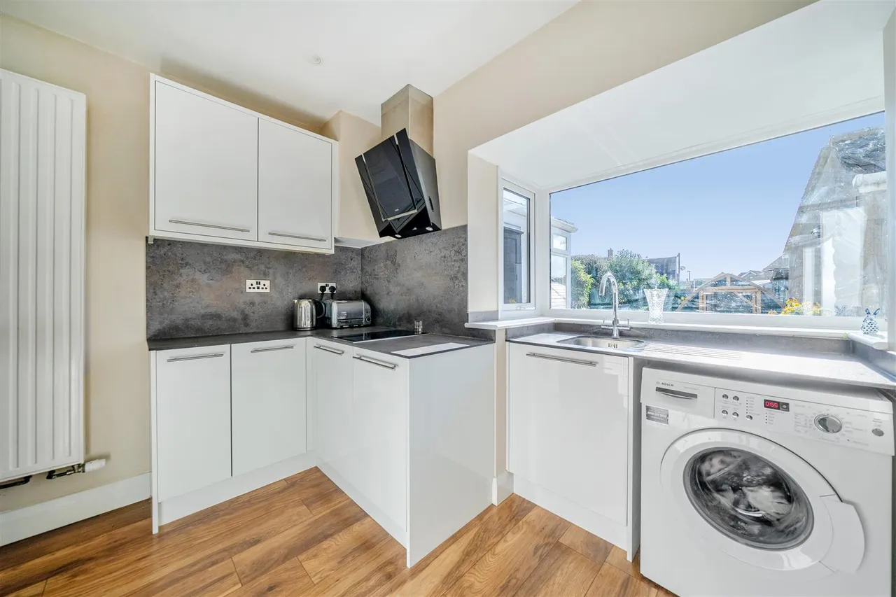 Esmead, Chippenham, SN15, photo 4