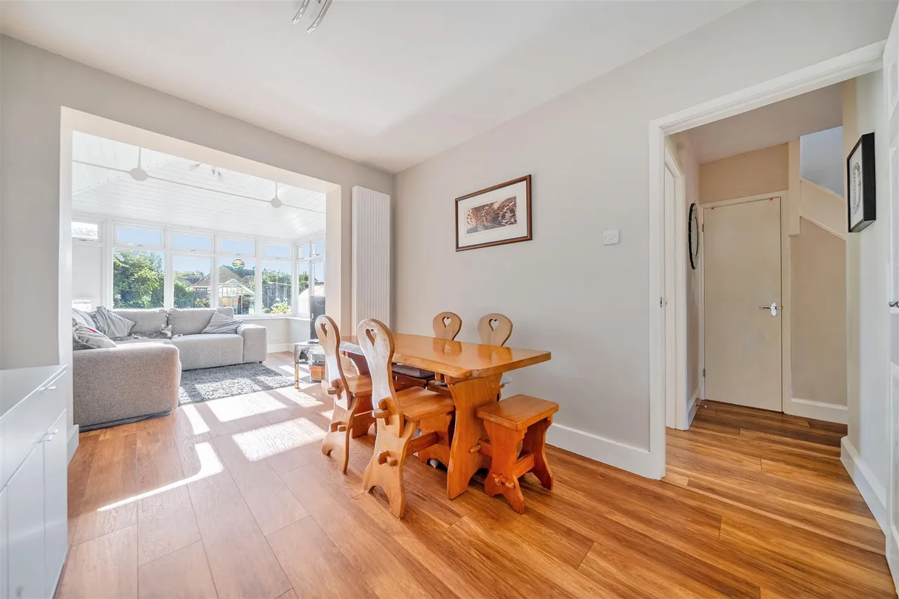 Esmead, Chippenham, SN15, photo 3