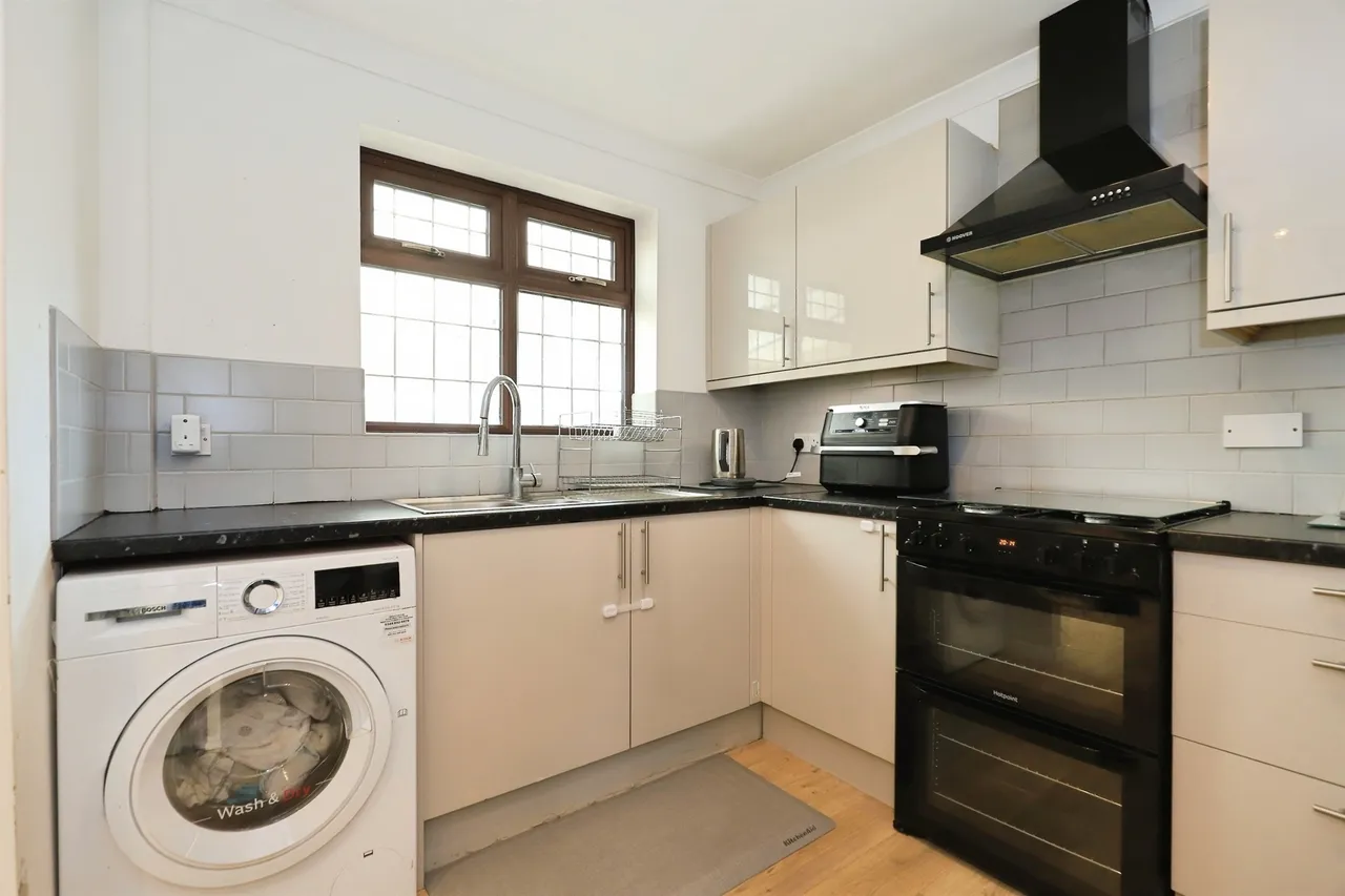 Codsall Road, Tettenhall, WV6, photo 5