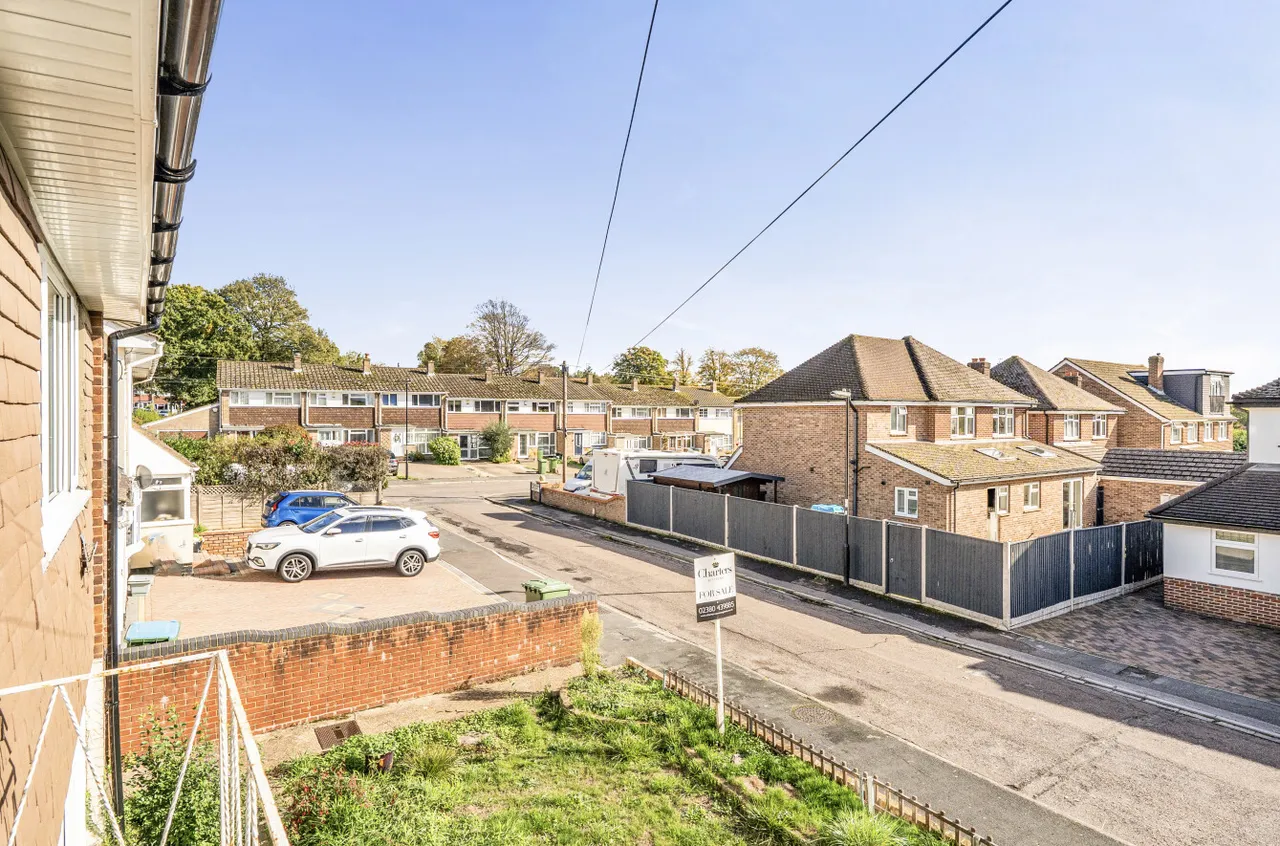 Moorlands Crescent, Bitterne, SO18, photo 11