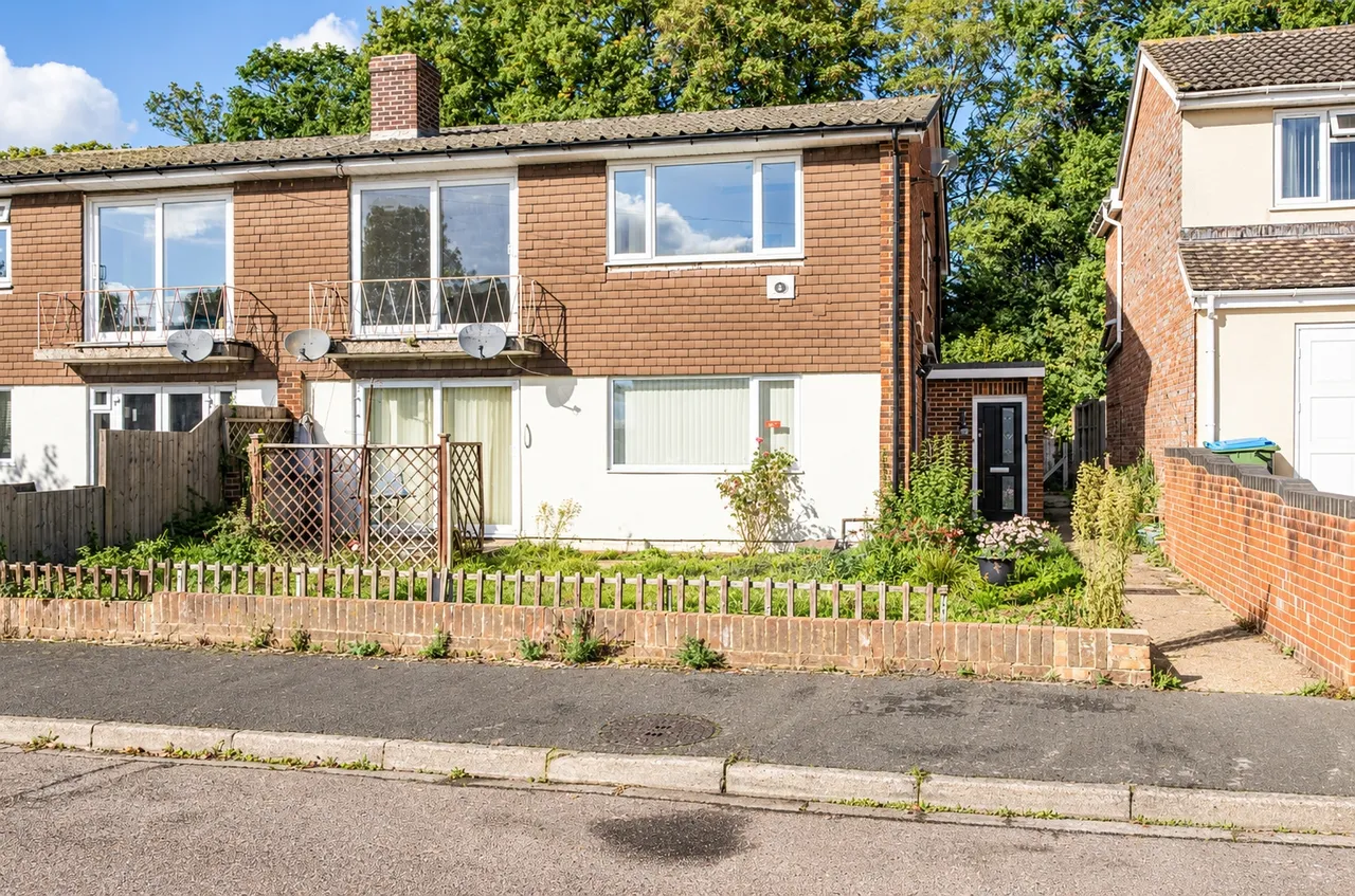3 bed flat for sale, Moorlands Crescent, Bitterne, SO18