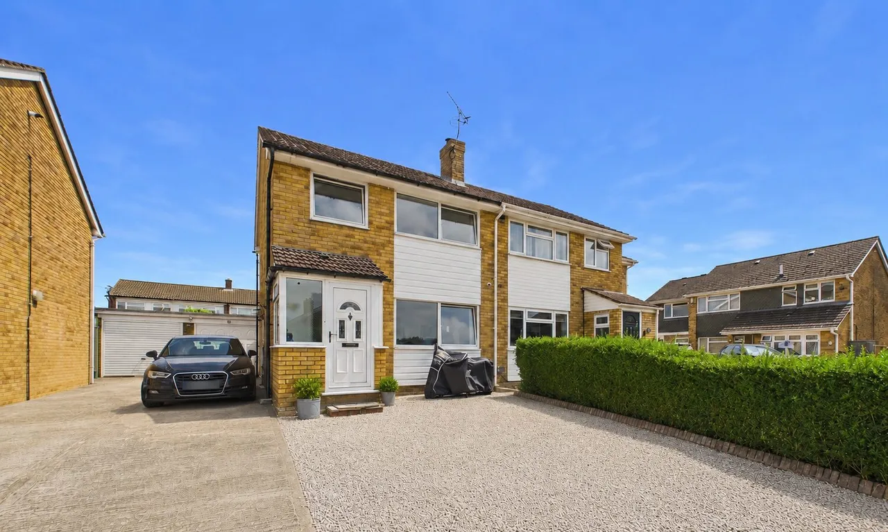 3 bed house for sale, Hedgerley, Chinnor, OX39
