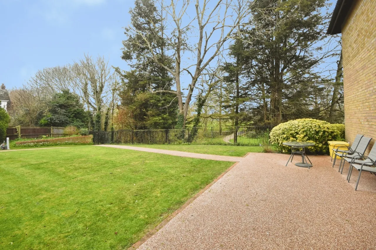 Kingfisher Lodge, The Dell, Chelmsford, Essex, CM2, photo 6