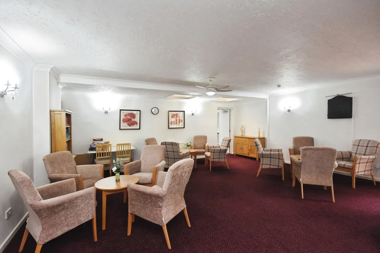 Kingfisher Lodge, The Dell, Chelmsford, Essex, CM2, photo 8