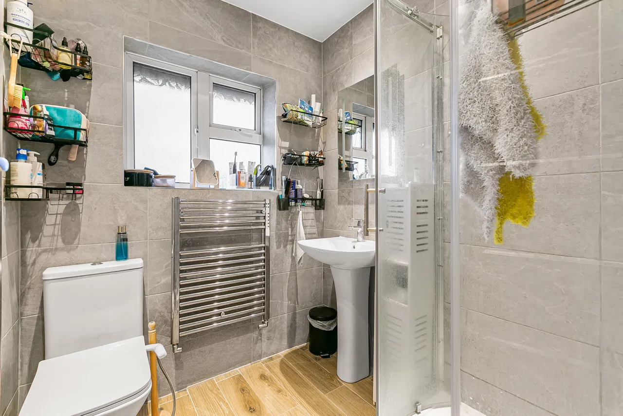 Lisbon Avenue, Twickenham, TW2, photo 7