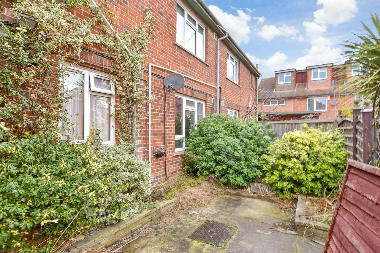 Dickens Avenue, Dartford, DA1, photo 5