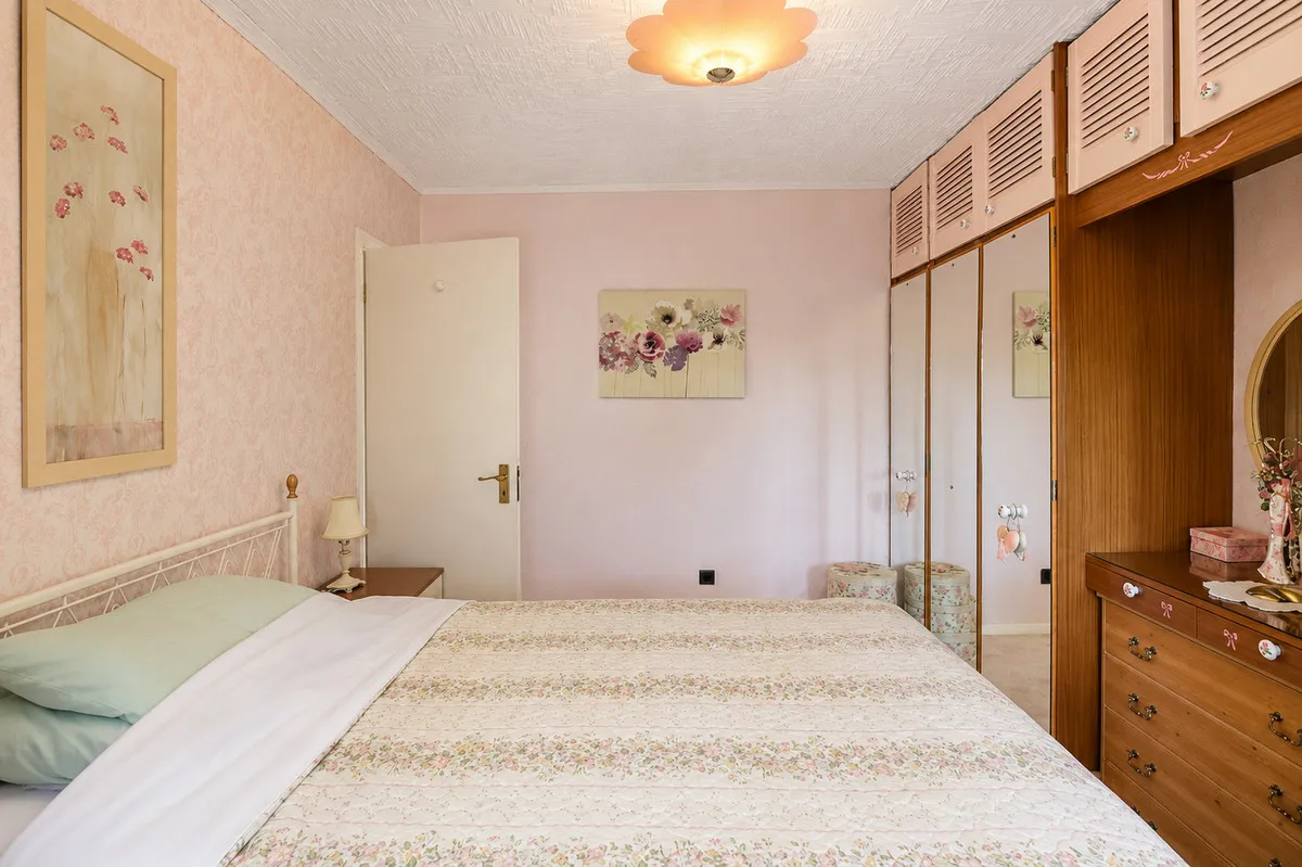 Merlin Gardens, Romford, RM5 3YD, photo 14