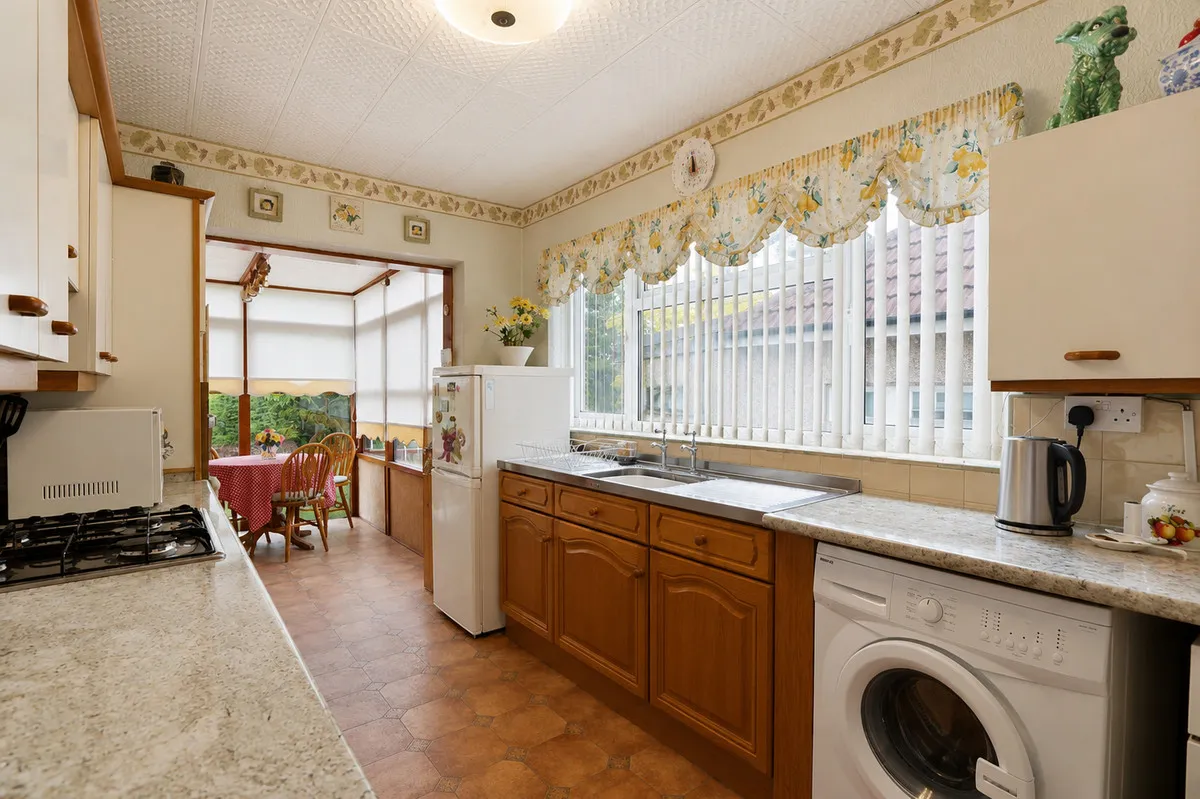 Merlin Gardens, Romford, RM5 3YD, photo 7