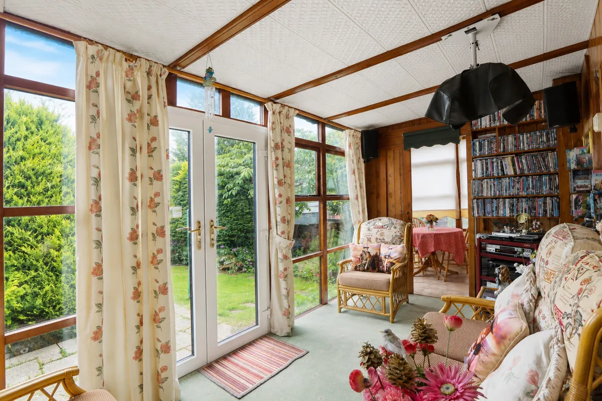 Merlin Gardens, Romford, RM5 3YD, photo 8
