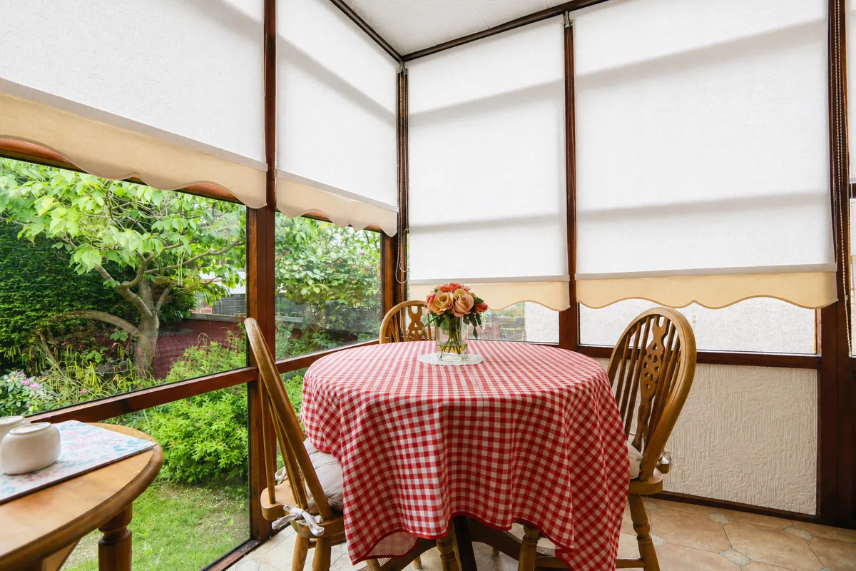Merlin Gardens, Romford, RM5 3YD, photo 6