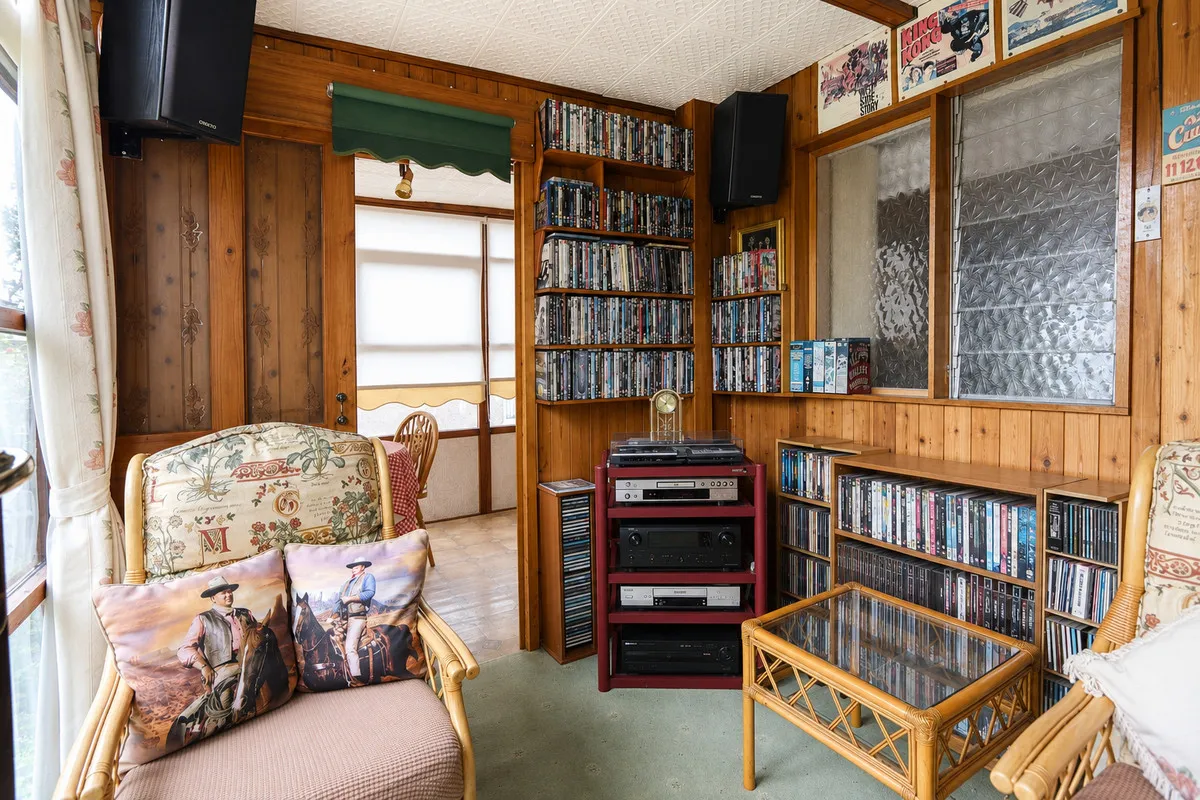 Merlin Gardens, Romford, RM5 3YD, photo 11