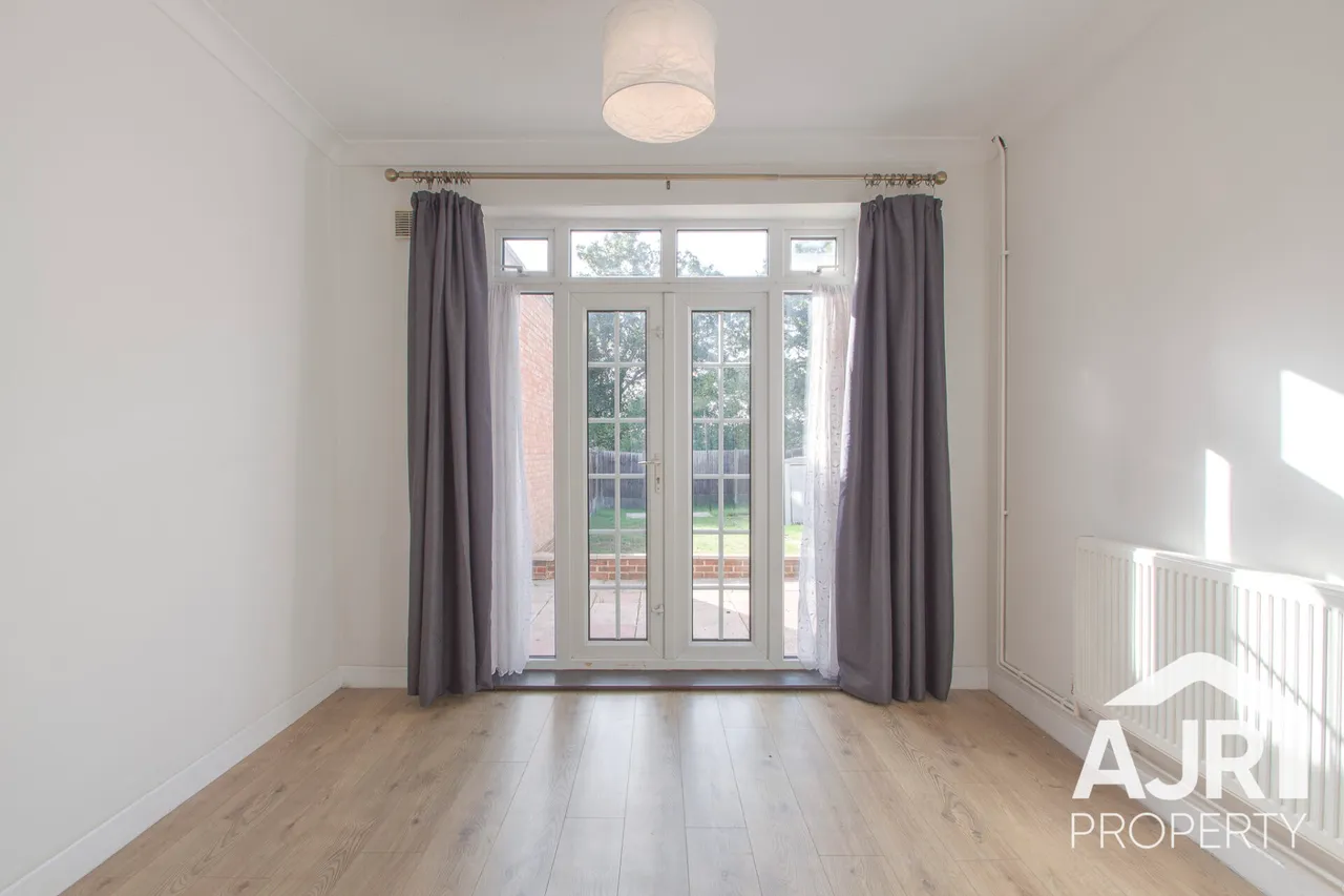 High Grove, London, SE18, photo 4