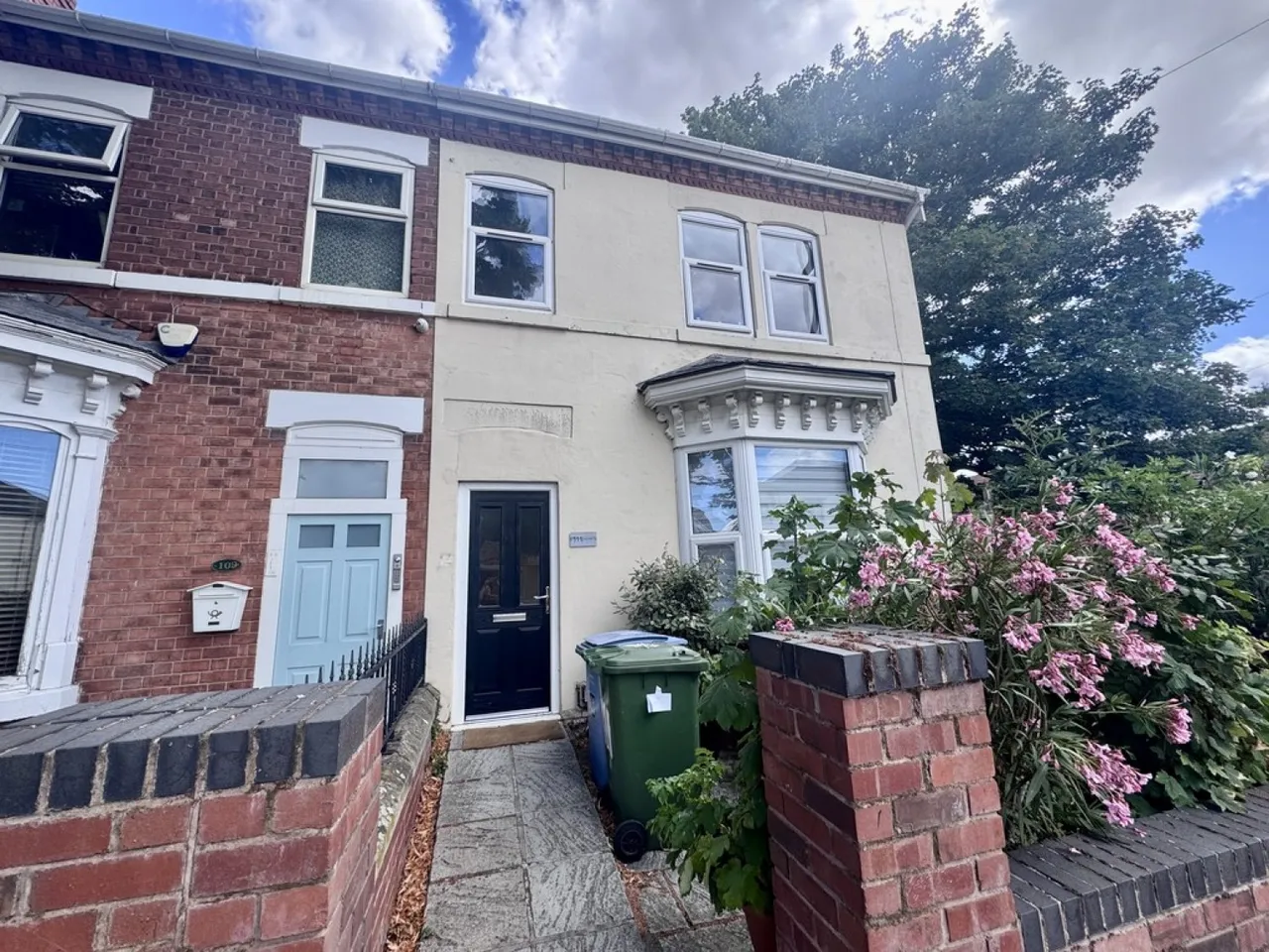 2 bed flat to rent — Watson Road, Worksop