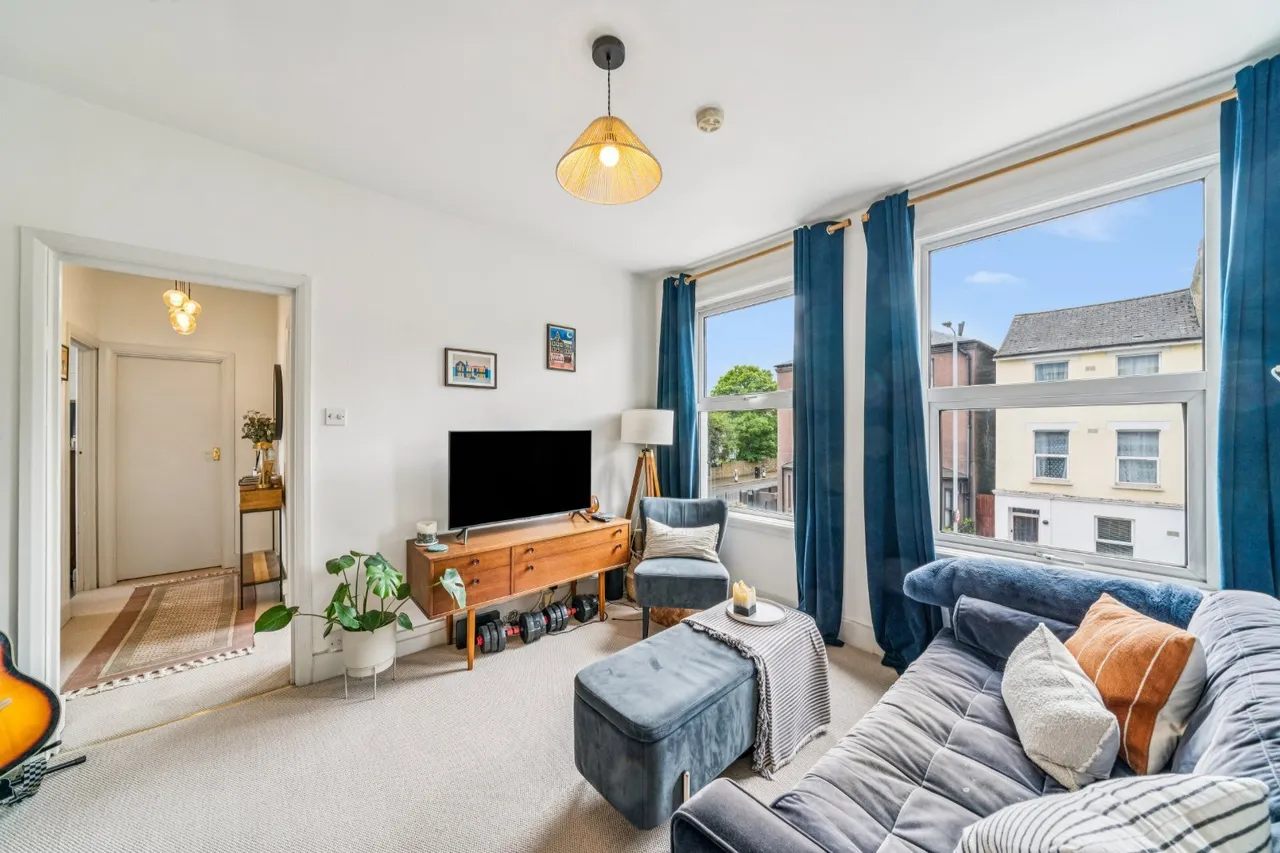 Trinity Road, London, SW17, photo 2