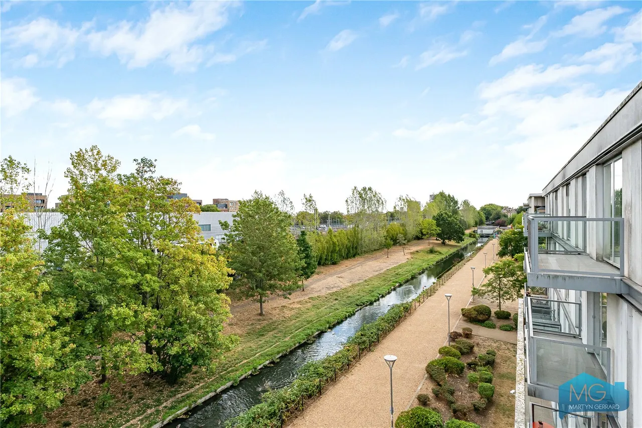 Chadwell Lane, Hornsey, N8, photo 11