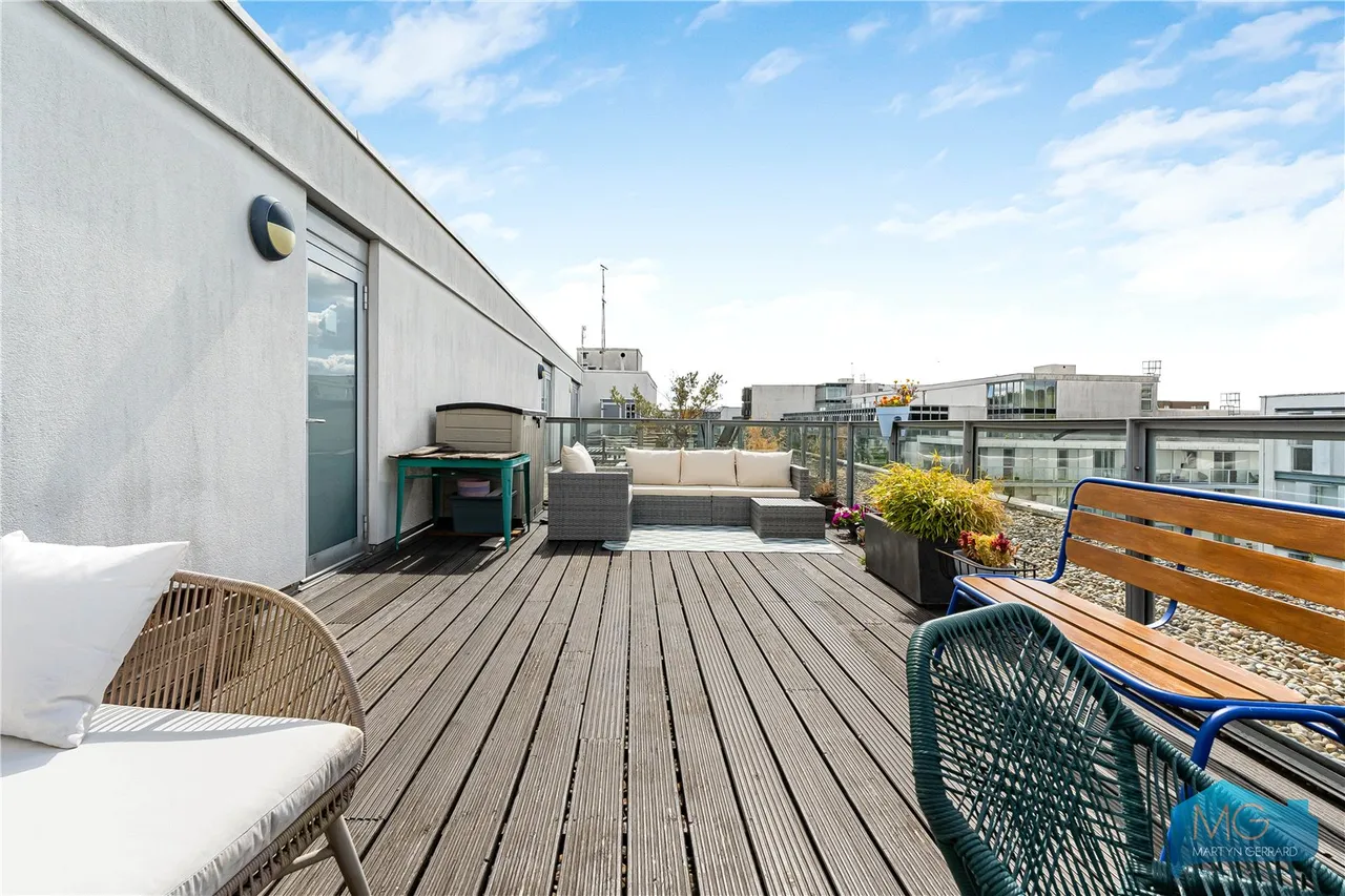 Chadwell Lane, Hornsey, N8, photo 6