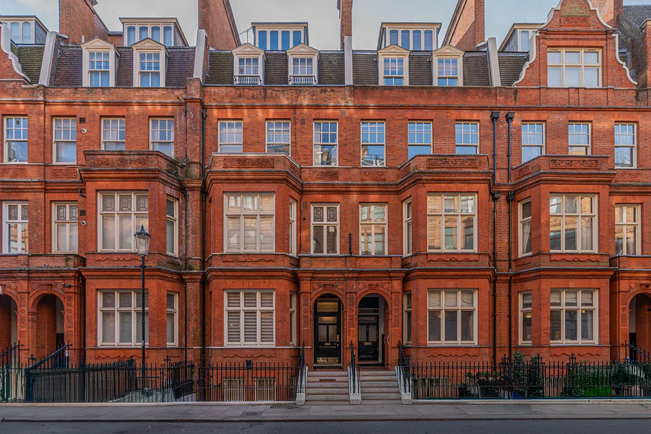 2 bed flat for sale, Hans Road, Knightsbridge, SW3