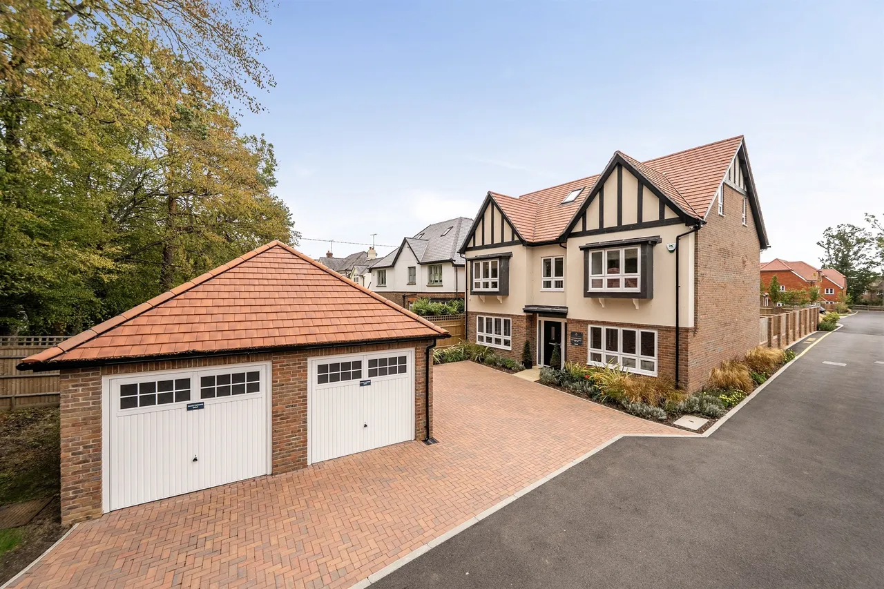 5 bed house for sale, Folders Lane, Burgess Hill, RH15