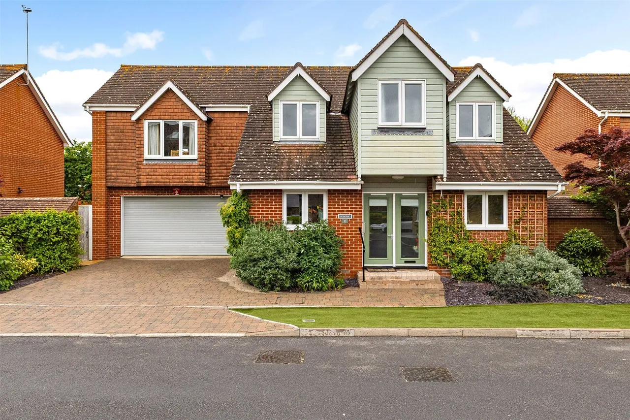 5 bed house for sale, Conference Place, Lymington, SO41