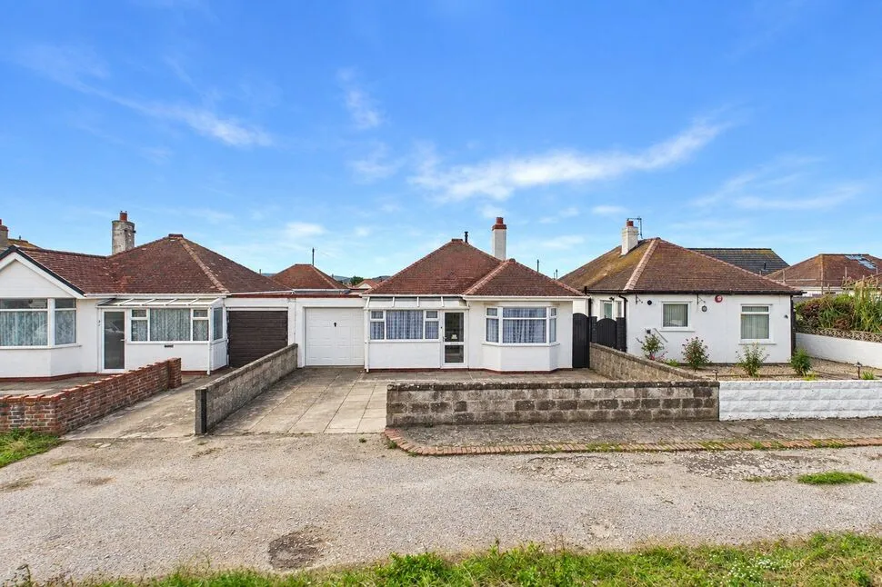 3 bed house for sale — Glascoed Avenue, Kinmel Bay, Conwy, LL18