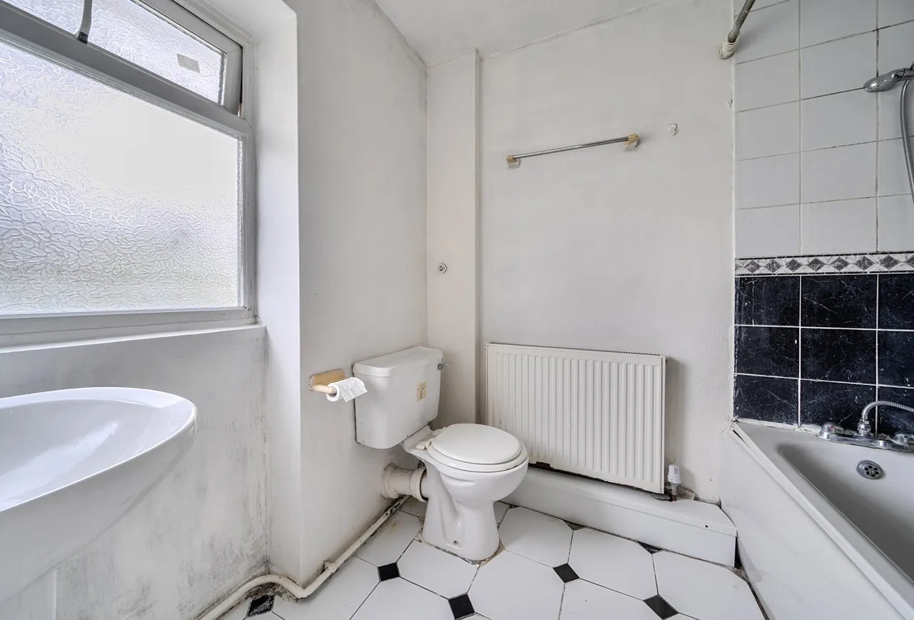 Roe Lane, London, NW9 9BD, photo 9