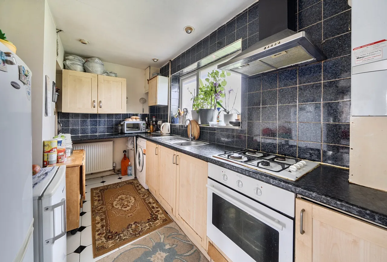 Roe Lane, London, NW9 9BD, photo 4