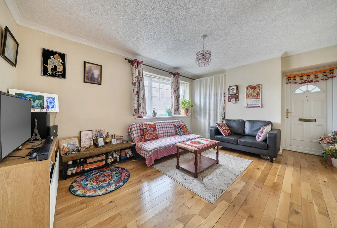 Roe Lane, London, NW9 9BD, photo 5