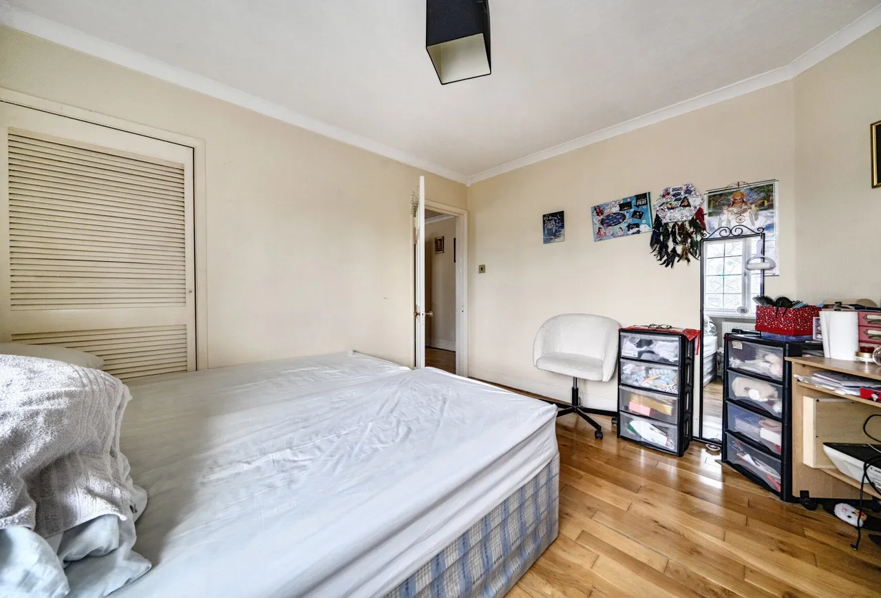 Roe Lane, London, NW9 9BD, photo 8