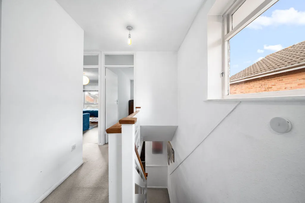 Conquest Road, Addlestone KT15 1SN, photo 13