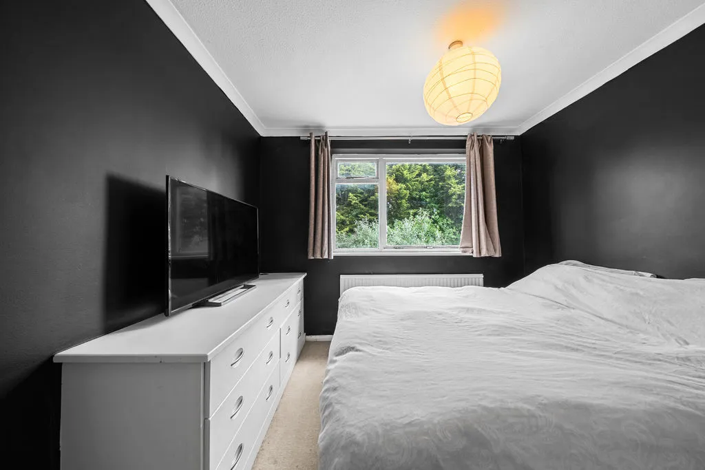 Conquest Road, Addlestone KT15 1SN, photo 8
