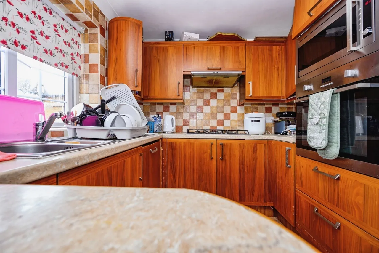 High Beech Road, Luton, Bedfordshire, LU3, photo 5