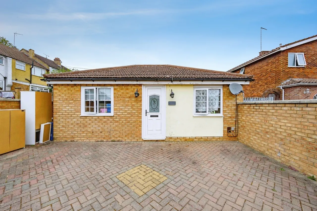 1 bed house for sale — High Beech Road, Luton, Bedfordshire, LU3