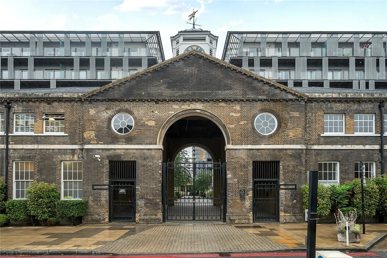 Royal Carriage Mews, SE18, photo 12