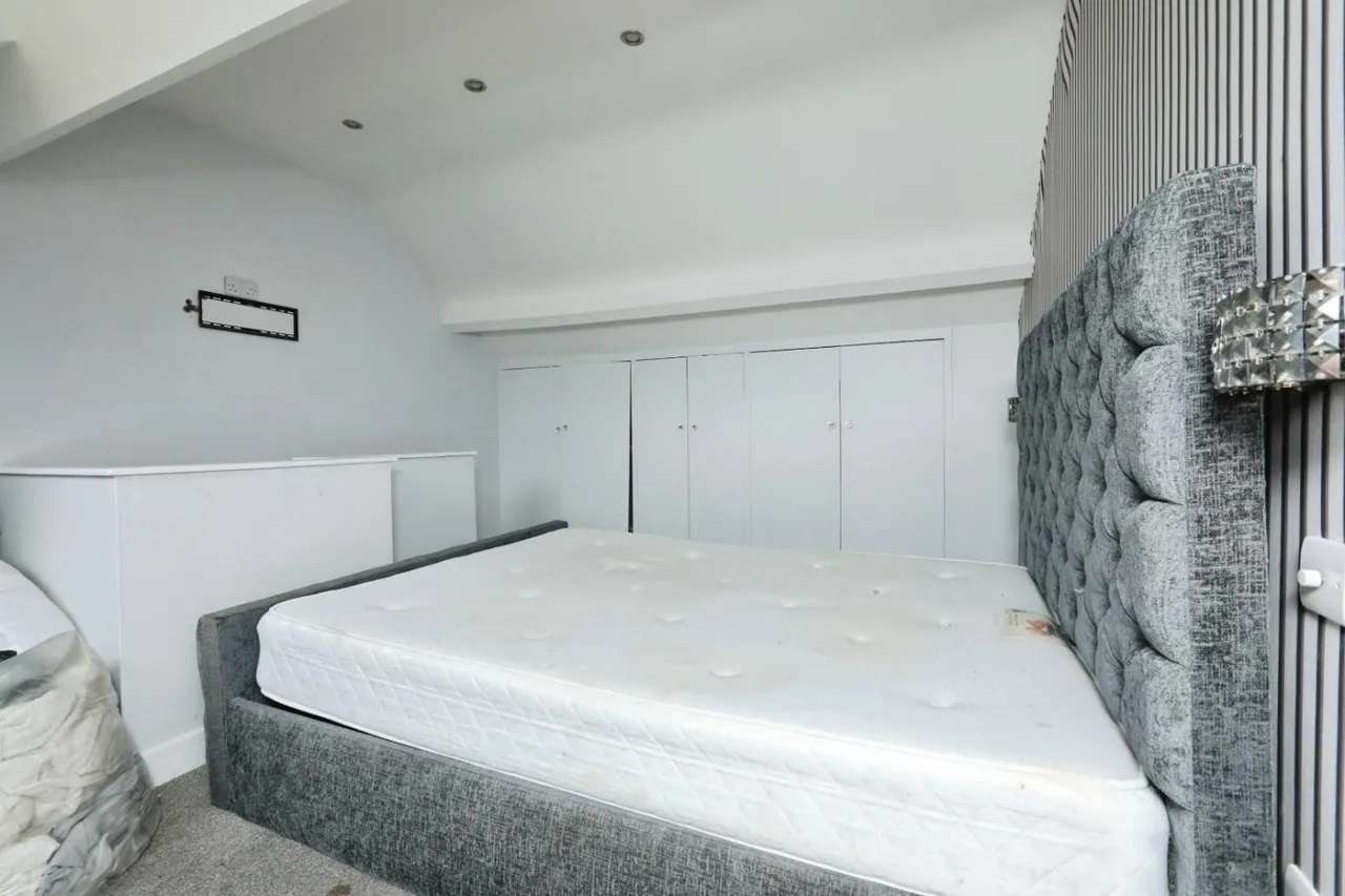 Stanhope Road, Hollins End, S12, photo 9