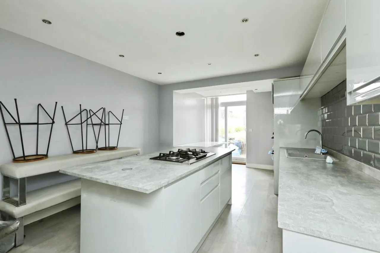Stanhope Road, Hollins End, S12, photo 6