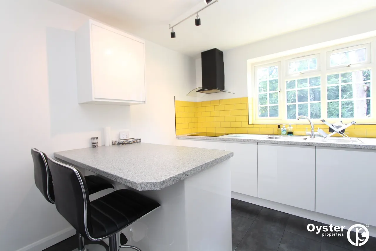 Hollygrove, Bushey, WD23, photo 4