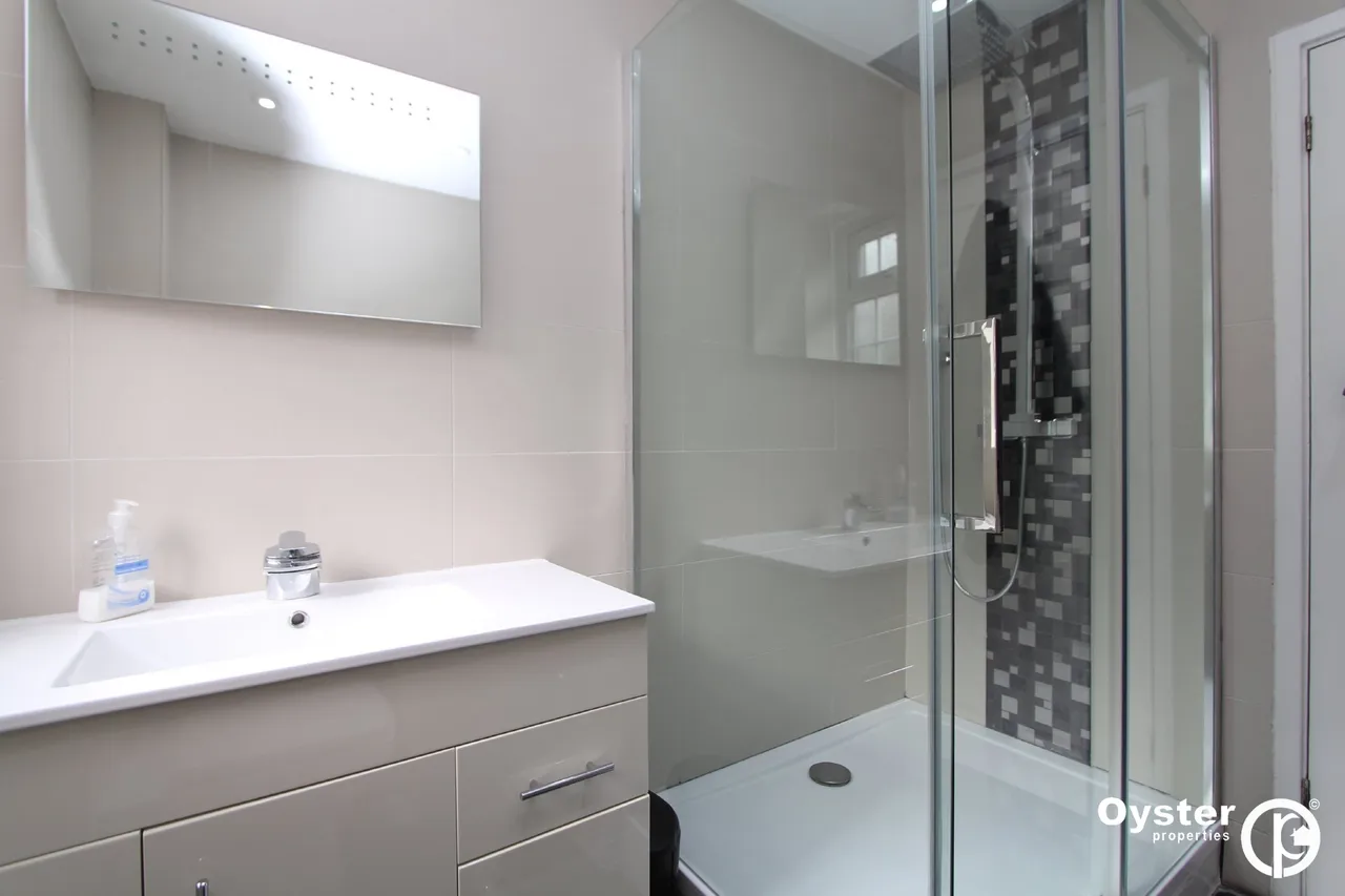 Hollygrove, Bushey, WD23, photo 12