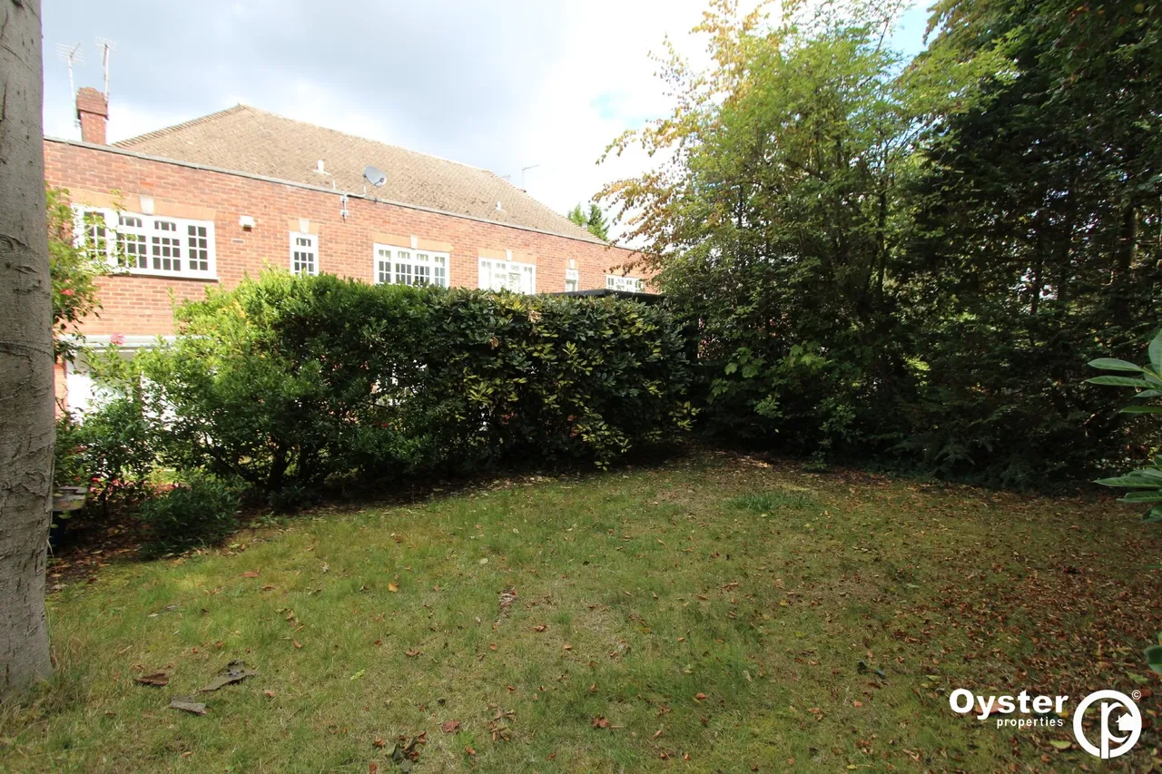 Hollygrove, Bushey, WD23, photo 14