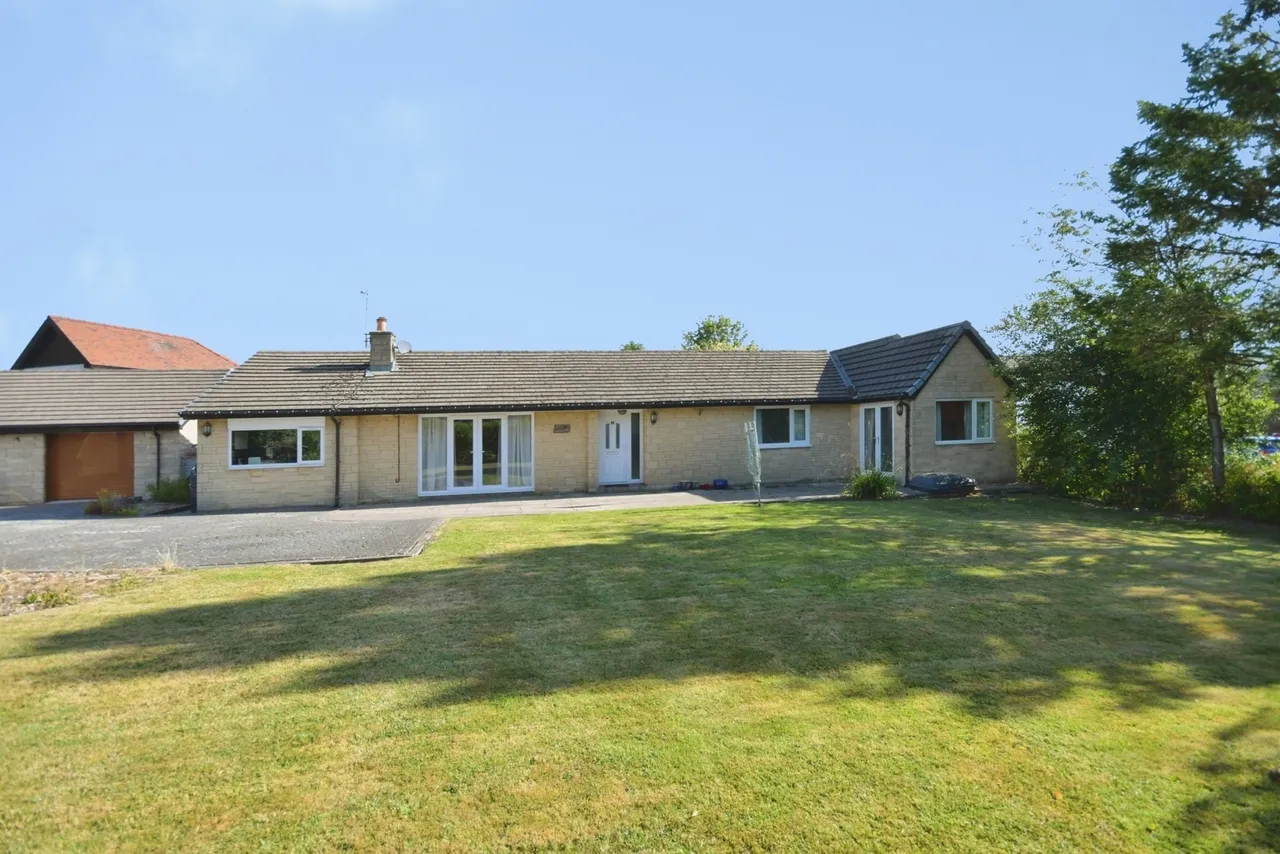 3 bed house for sale — Willow Drive, Chapel-en-le-Frith, High Peak, Derbyshire, SK23