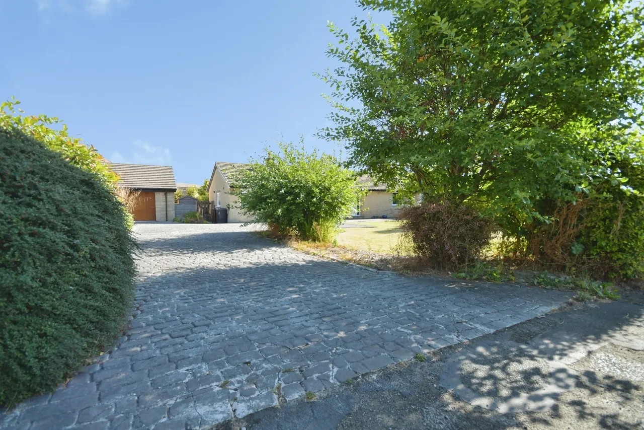 Willow Drive, Chapel-en-le-Frith, High Peak, Derbyshire, SK23, photo 2