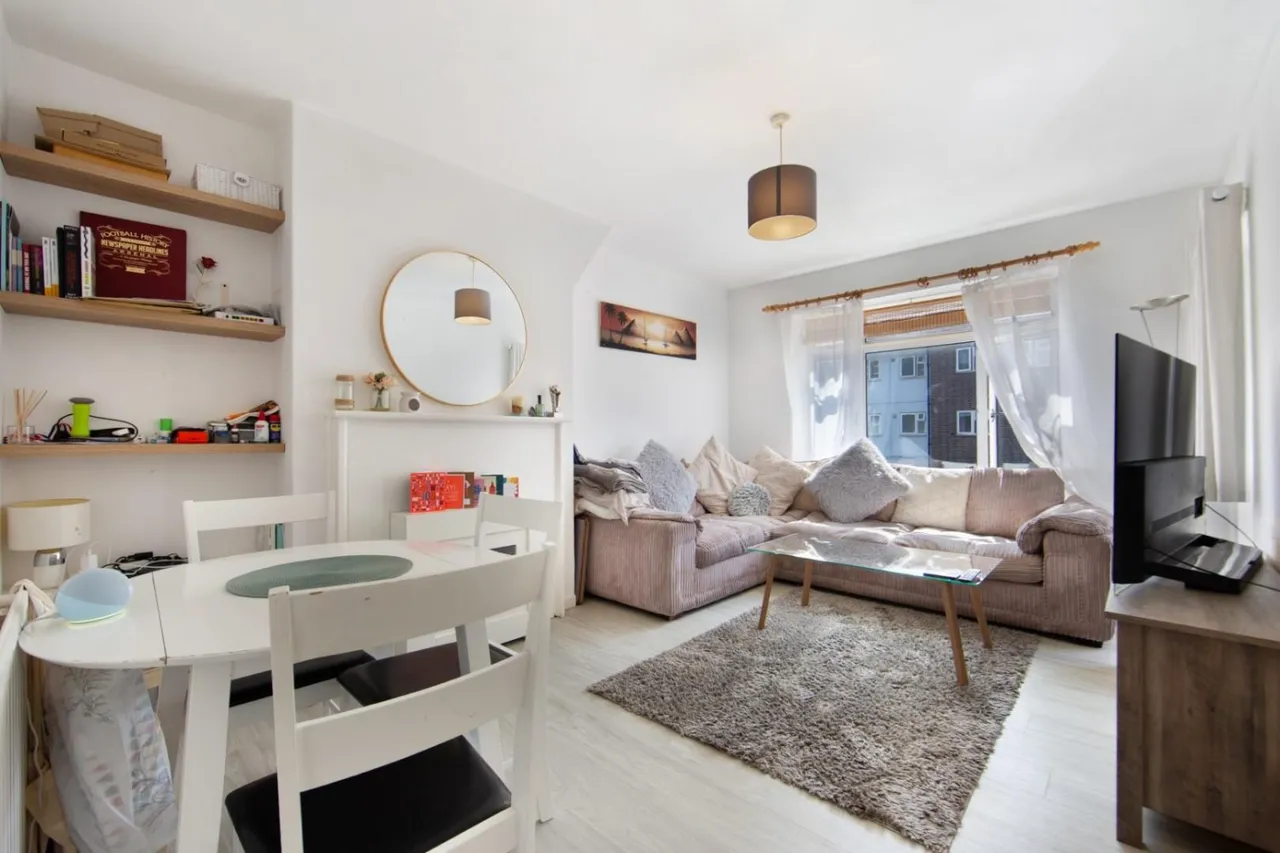 1 bed flat to rent, Lowth Road, London, SE5