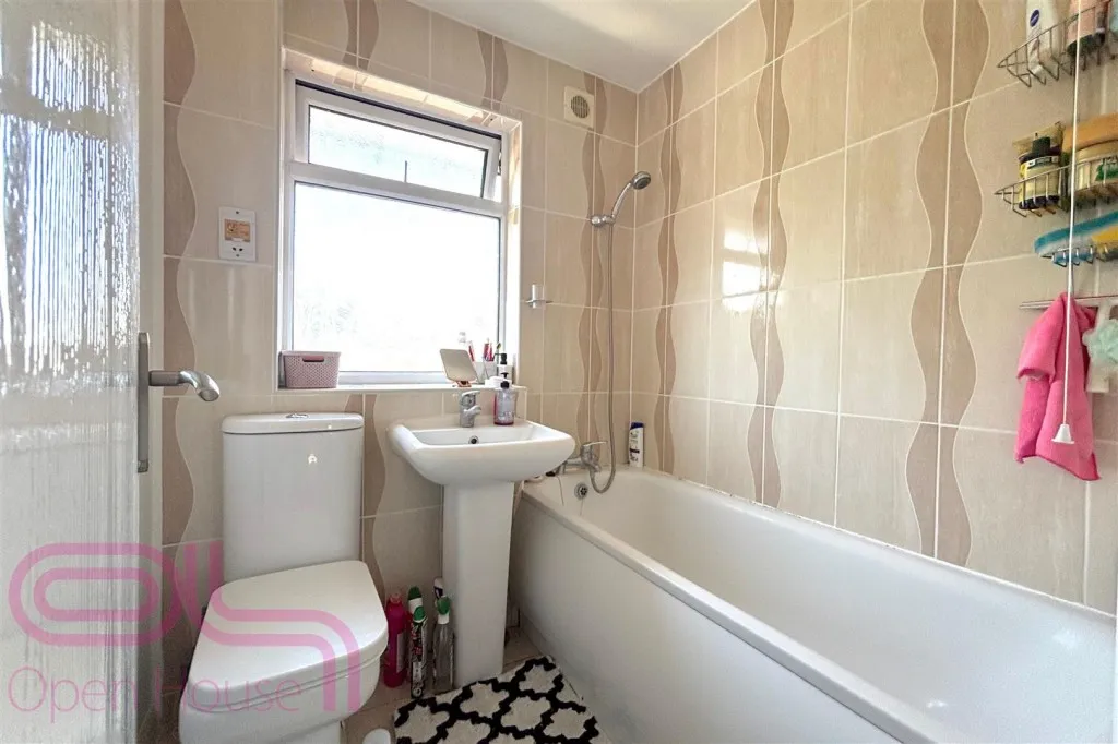 Heathlands Way, Hounslow, TW4, photo 14
