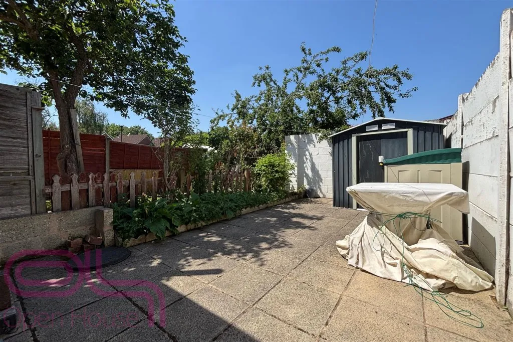 Heathlands Way, Hounslow, TW4, photo 8